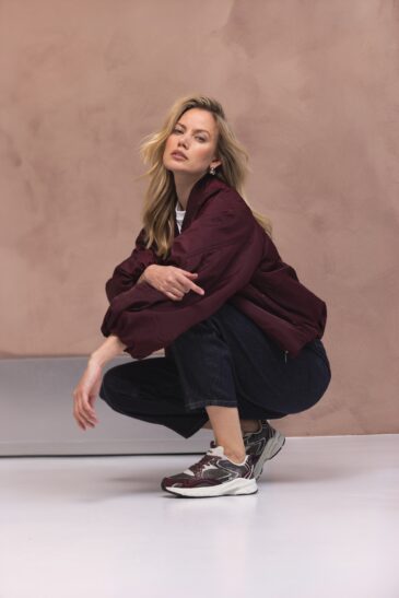 Novi Burgundy Model 3